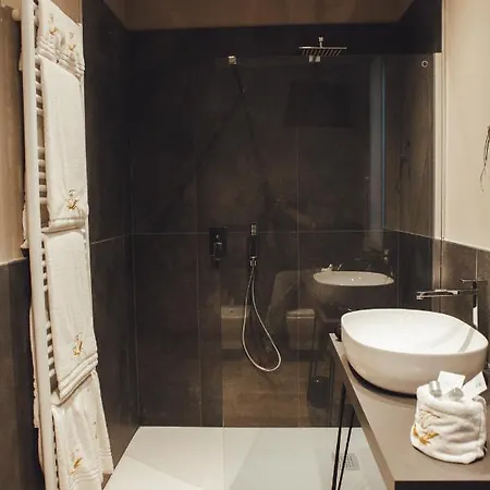 L'infinito Πανσιόν