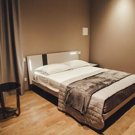 Πανσιόν L'infinito