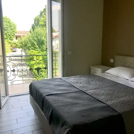 L'infinito Πανσιόν 3*