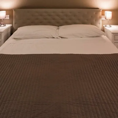 L'infinito Πανσιόν Castelvetro Piacentino